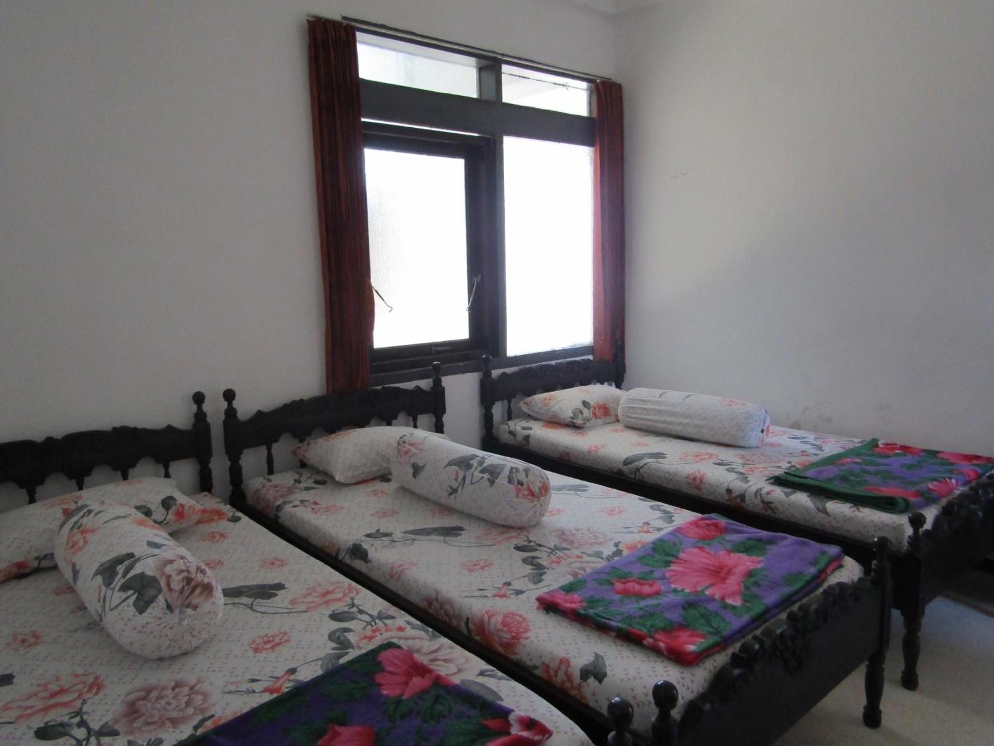 Hotel Pantes Sarangan Exterior foto